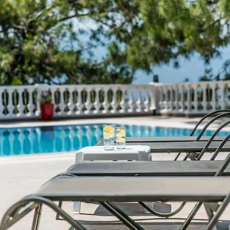 Peninsula Pine Club Boutique Hotel & Spa-3